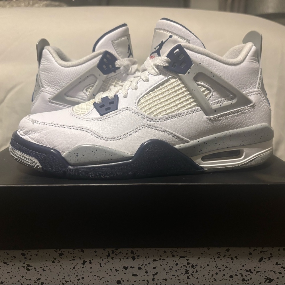 Jordan 4s youth